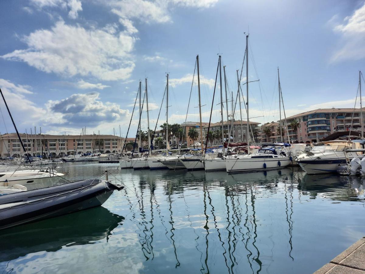 FréjusCoeur Marina Climatise Terrasse Parkingアパートメント エクステリア 写真