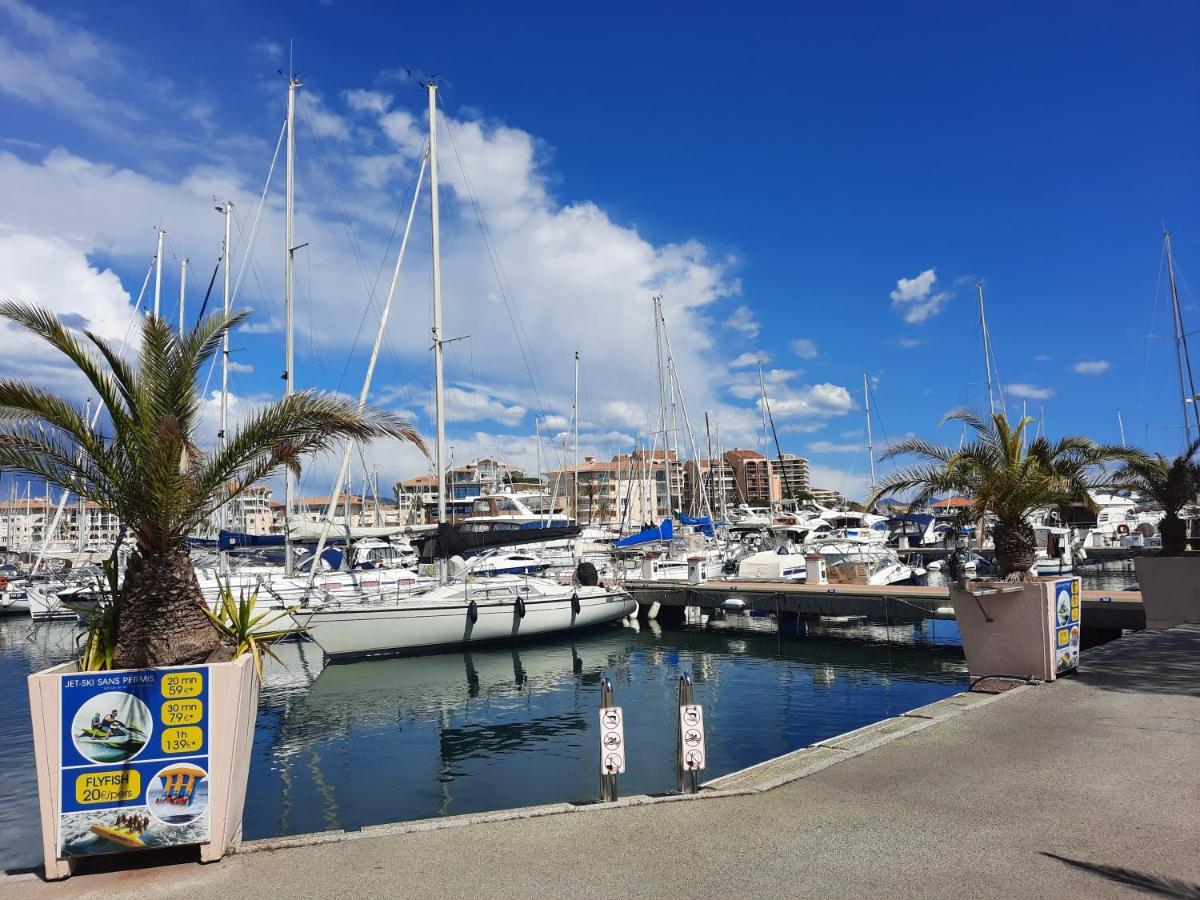FréjusCoeur Marina Climatise Terrasse Parkingアパートメント エクステリア 写真