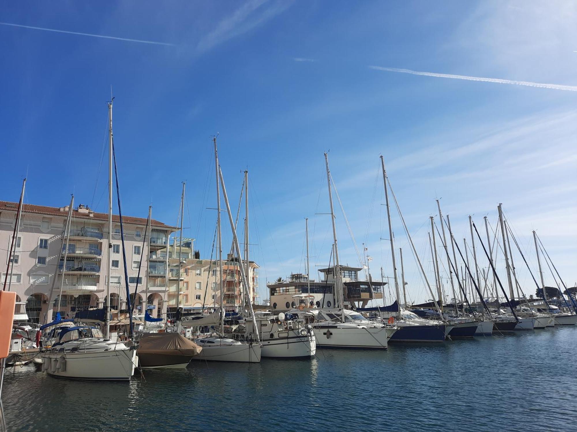 FréjusCoeur Marina Climatise Terrasse Parkingアパートメント エクステリア 写真