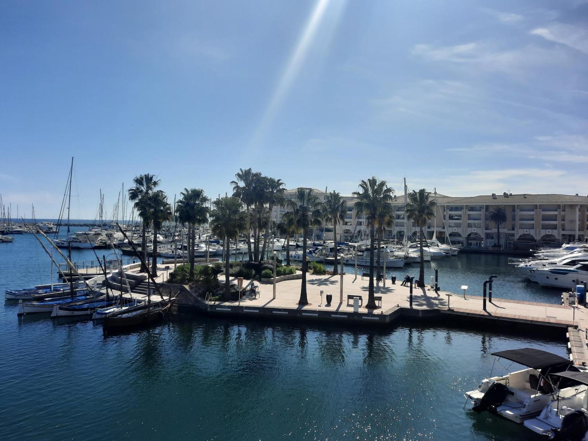 FréjusCoeur Marina Climatise Terrasse Parkingアパートメント エクステリア 写真